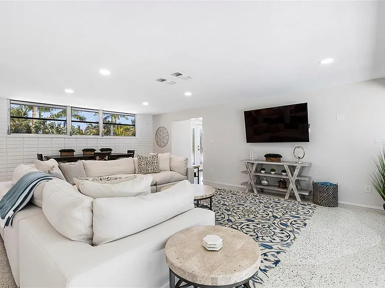 1165 Morningside Pl — Photo 11