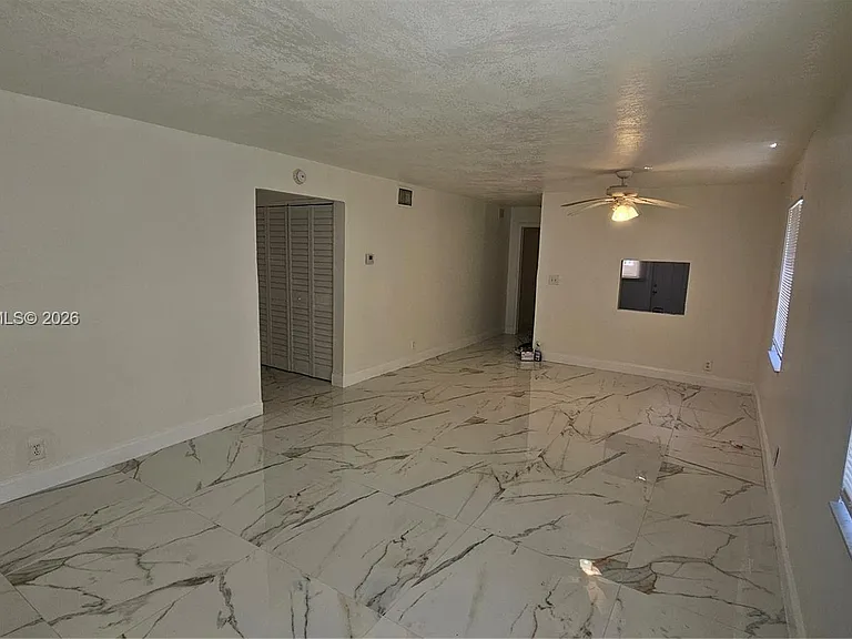 1524 SW 5th Pl #B — Photo 9