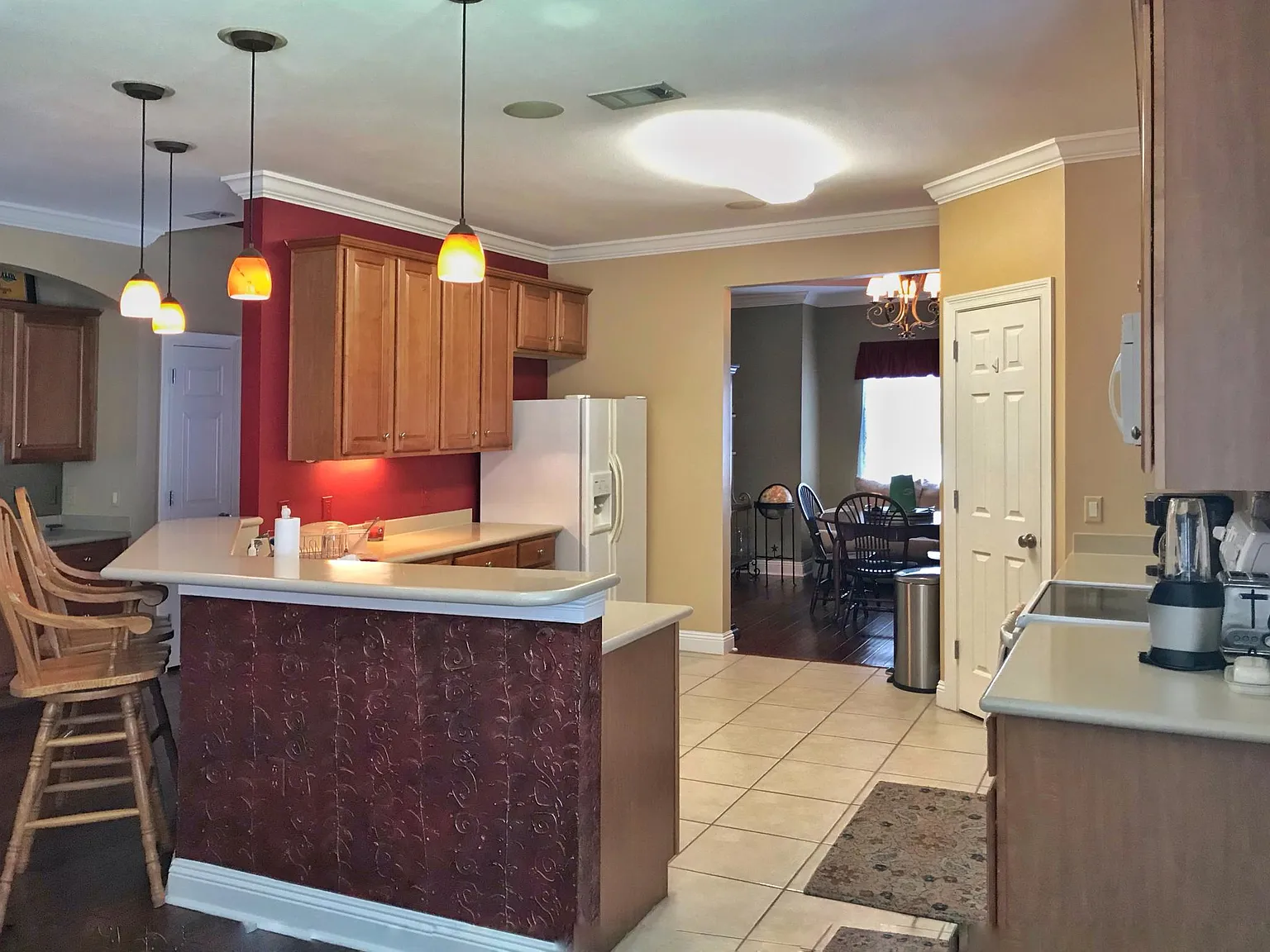3 bed, 1922 sqft, $2,500 — Photo 4