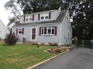 7 Channing Rd, East Brunswick, NJ 08816