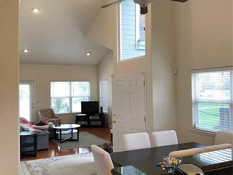 15555 E 40th Ave #2 — Photo 6