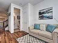 125 Holly Ter — Photo 2