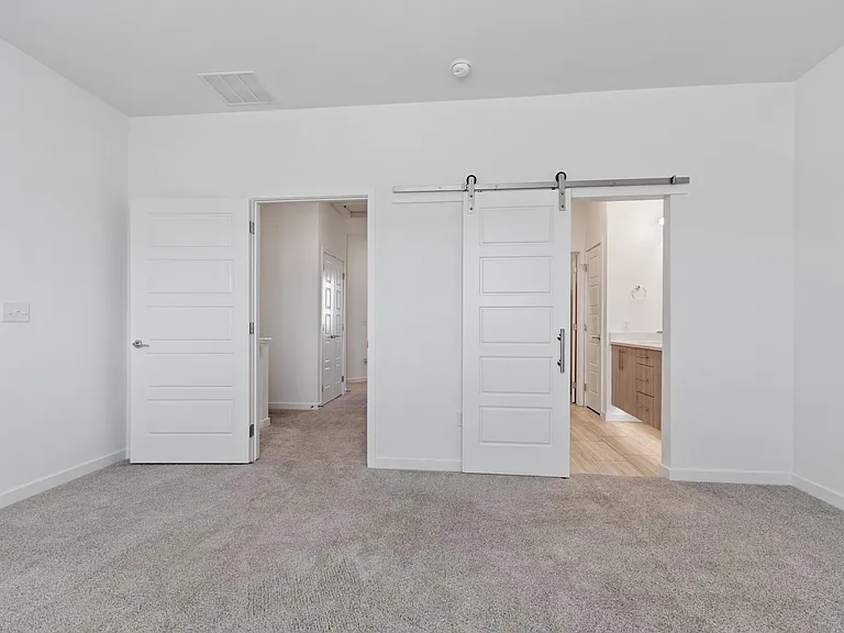 10125 Morrison Rd — Photo 17