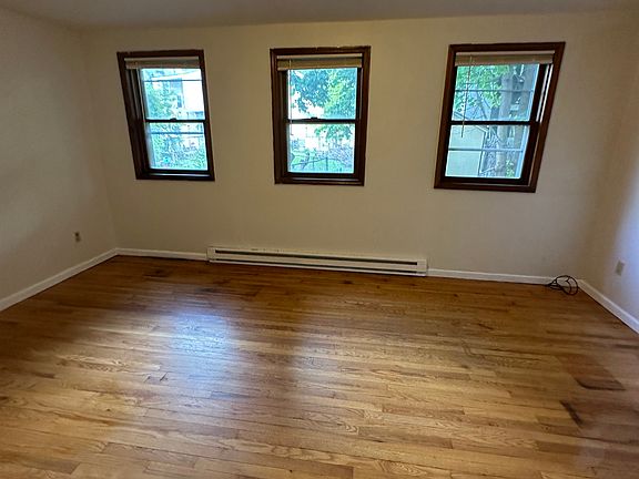 4th image of 250 4th St APT 1