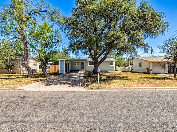 3rd image of 2468 Culver Ave