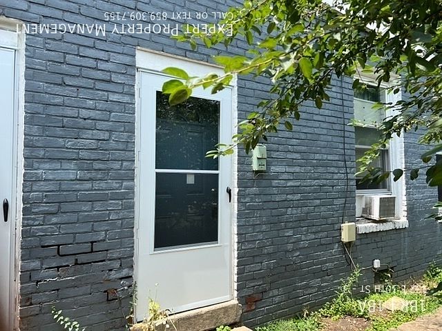 1st image of 132 E 10th St APT 3