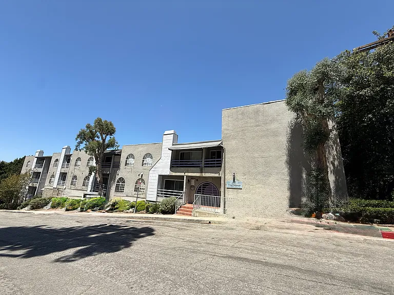 1617 Calle Vaquero #201 — Photo 2