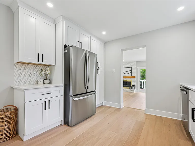 218 Biddulph Rd — Photo 21