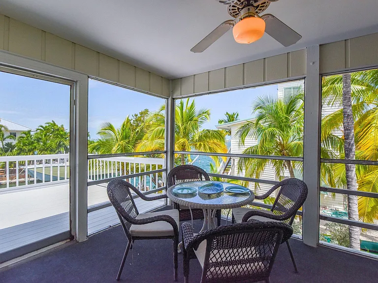 840 Lagoon Dr — Photo 3