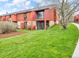 2401 Packard St APT 31D, Ann Arbor, MI 48104
