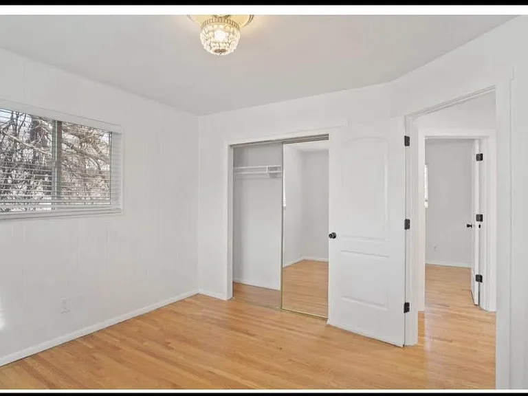 446 E Mountain View Dr — Photo 6