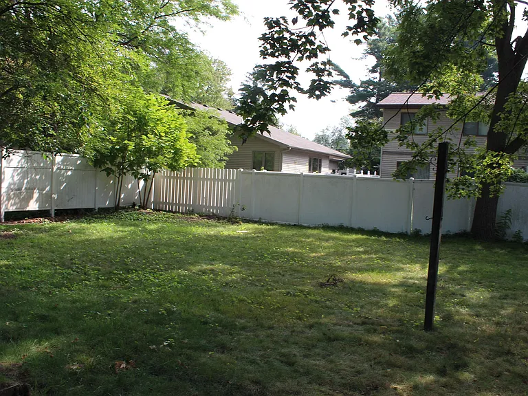 4900 Meyers St — Photo 12