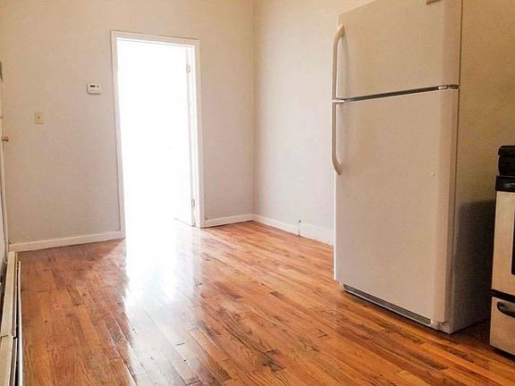 2nd image of 1299 Gates Ave #3RR