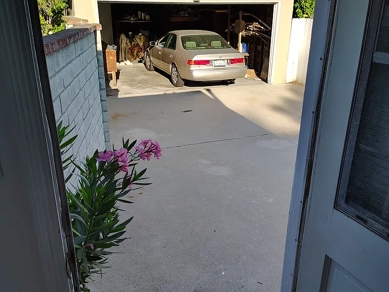 4734 Allott Ave — Photo 32