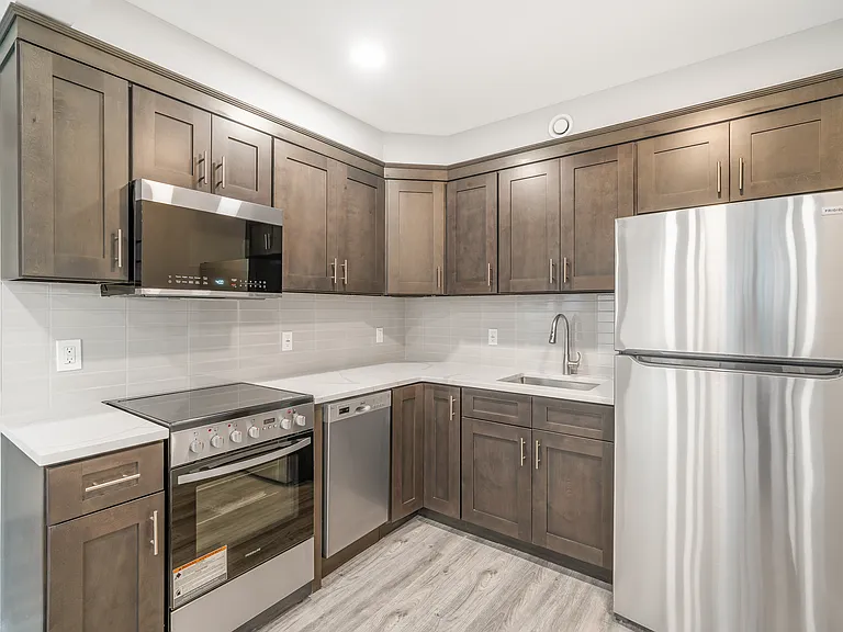 26-19 2nd St #601 — Photo 5