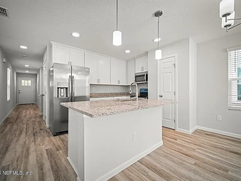 8918 Free Ave — Photo 6