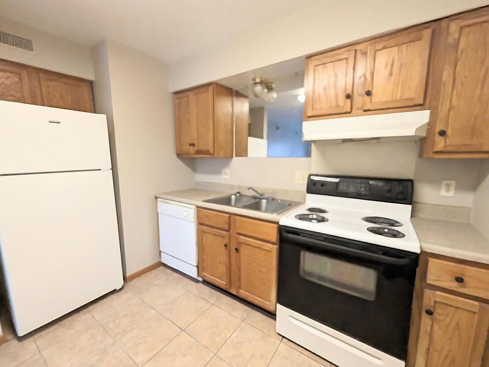 3915 N 70th Cir Omaha, NE, 68104 Apartments for Rent Zillow