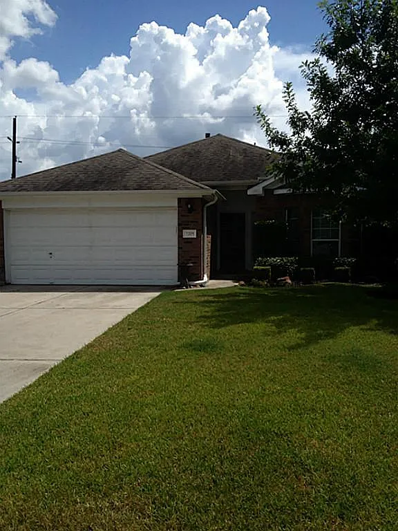 3 bed, 2.0 bath, 1425 sqft, $1,795 — Photo 3