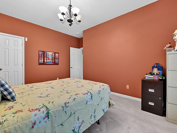 5th image of 120 Victoria Ln