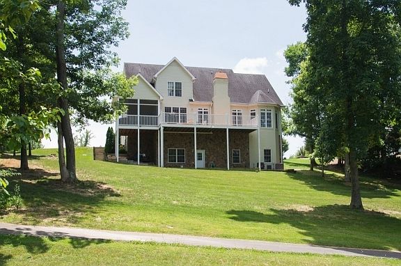 4th image of 275 Golf Trace Dr