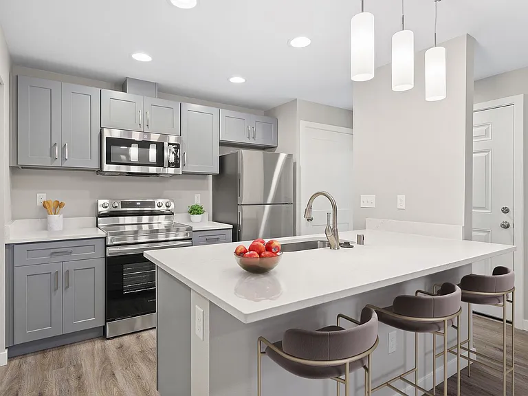 Bellevue One Condo Apartments — Photo 1