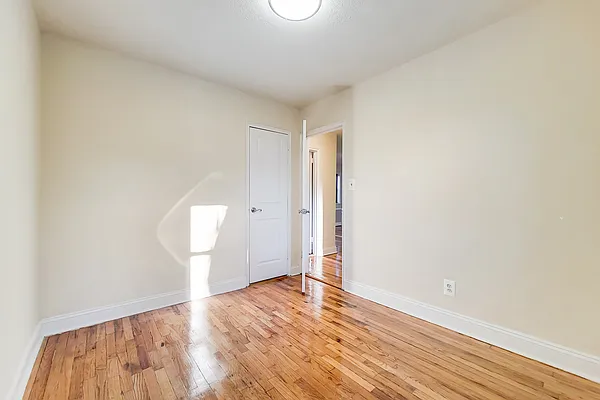 Rented by Revona Properties | media 32