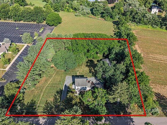 3rd image of 102 Middletown Road