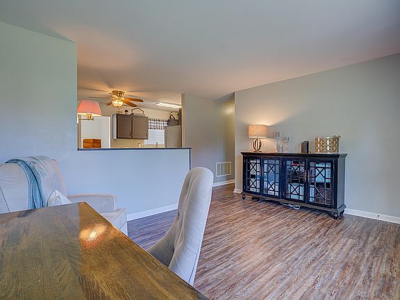 5th image of 2152 Bainbridge Dr