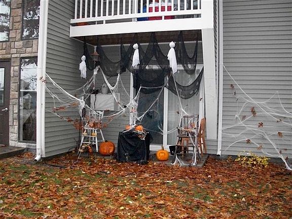 Halloween Decorating Contest