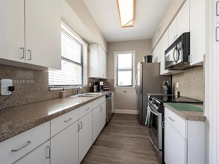 113 S 21st Ave #113 — Photo 7