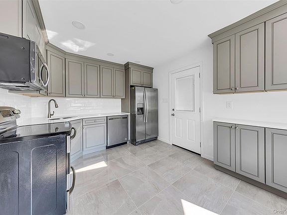 4th image of 9 Academy Lane