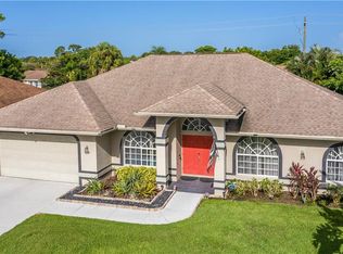 457 Raven Way, Naples, FL 34110