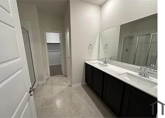 7217 Mayplace Dr — Photo 3