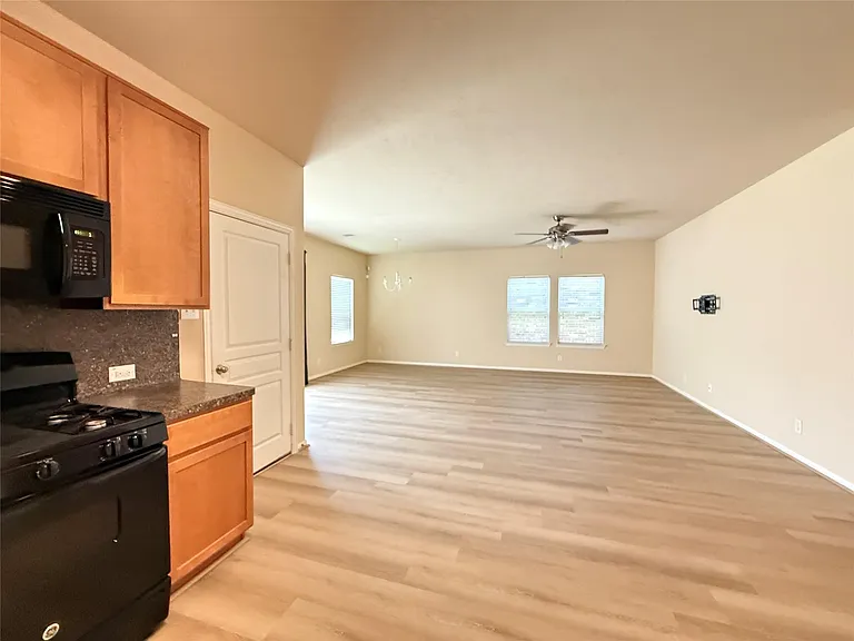 8206 Malago Point Dr — Photo 9