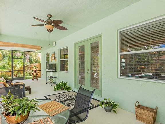 4th image of 2310 SE Rock Springs Dr