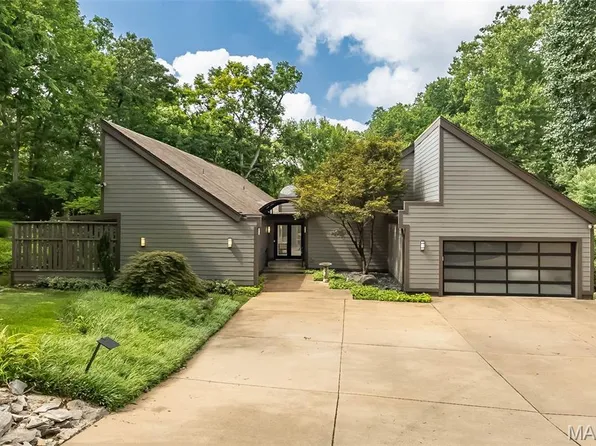 12420 Robyn Rd, Saint Louis, MO 63127