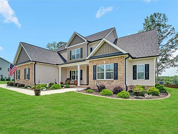 4th image of 1010 Waterside Dr