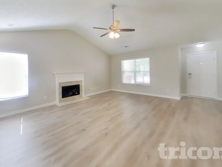 125 Ivy Hill Ln — Photo 3
