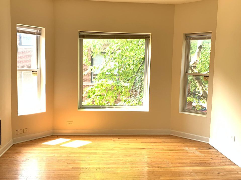 1st image of 852 W Cornelia Ave #2N