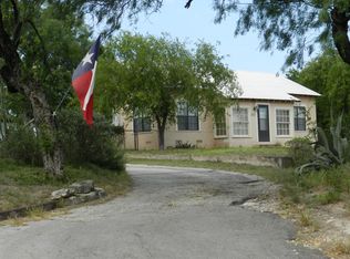 201 S Loop 225, Carrizo Springs, TX 78834