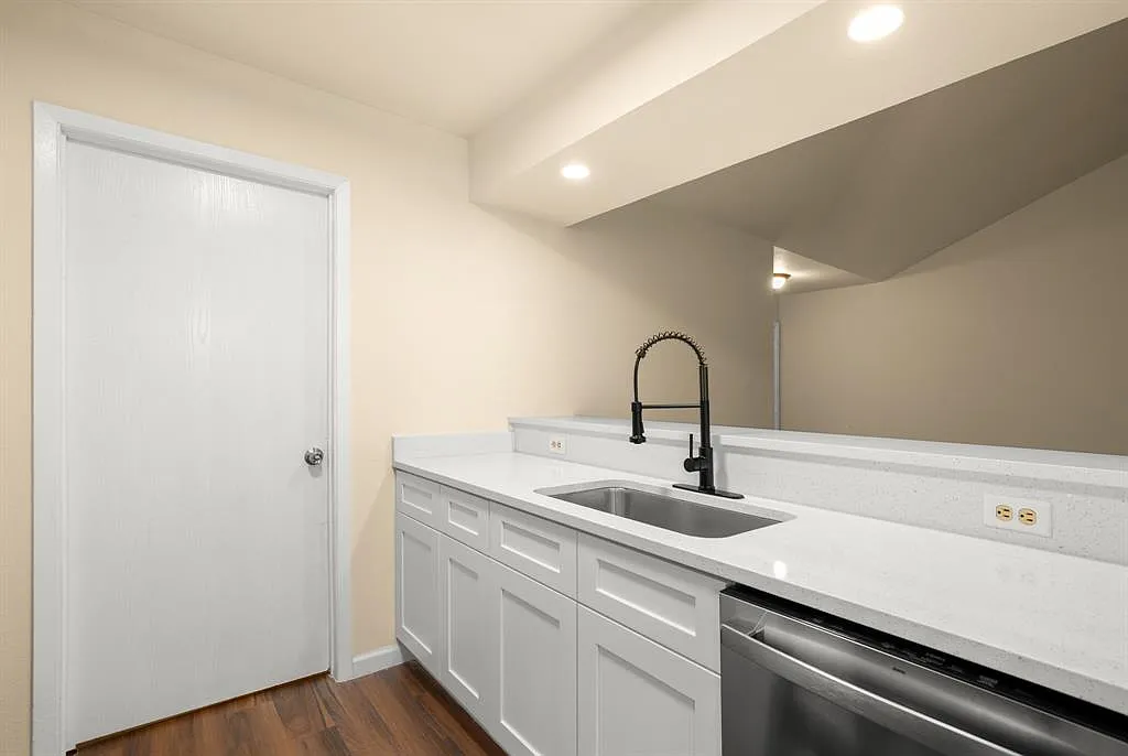 2 bed, 995 sqft, $1,395 — Photo 4