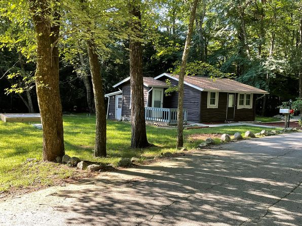 9 Locust Grove Ave