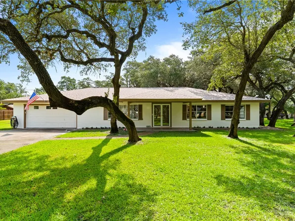 34 Redbird Trl, Rockport, TX 78382