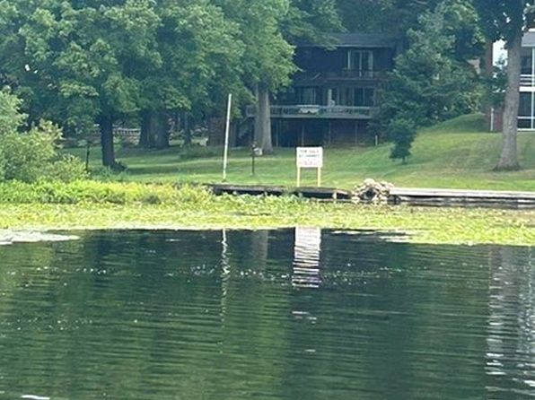 122 Lake Front Dr