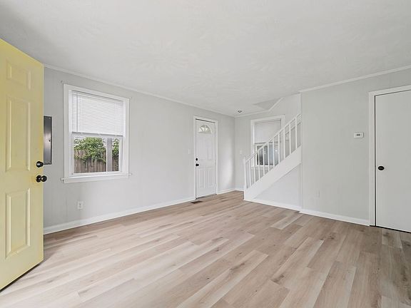 5th image of 1512 Rolfe Pl