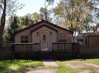 320 Elmwood St, Hartford, MI 49057