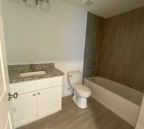 2nd image of 2932 Evans Ave #1