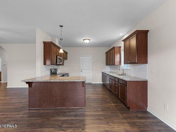 5th image of 361 Sequoia Dr