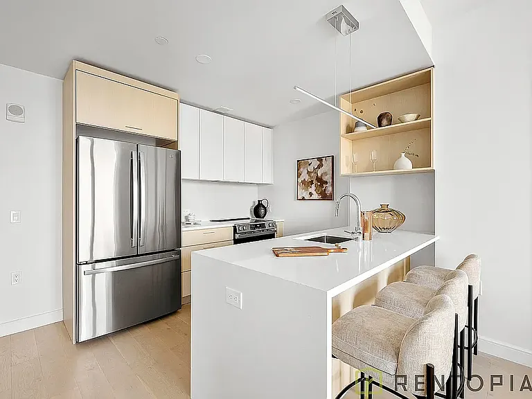 622 11th Ave #307 — Photo 4