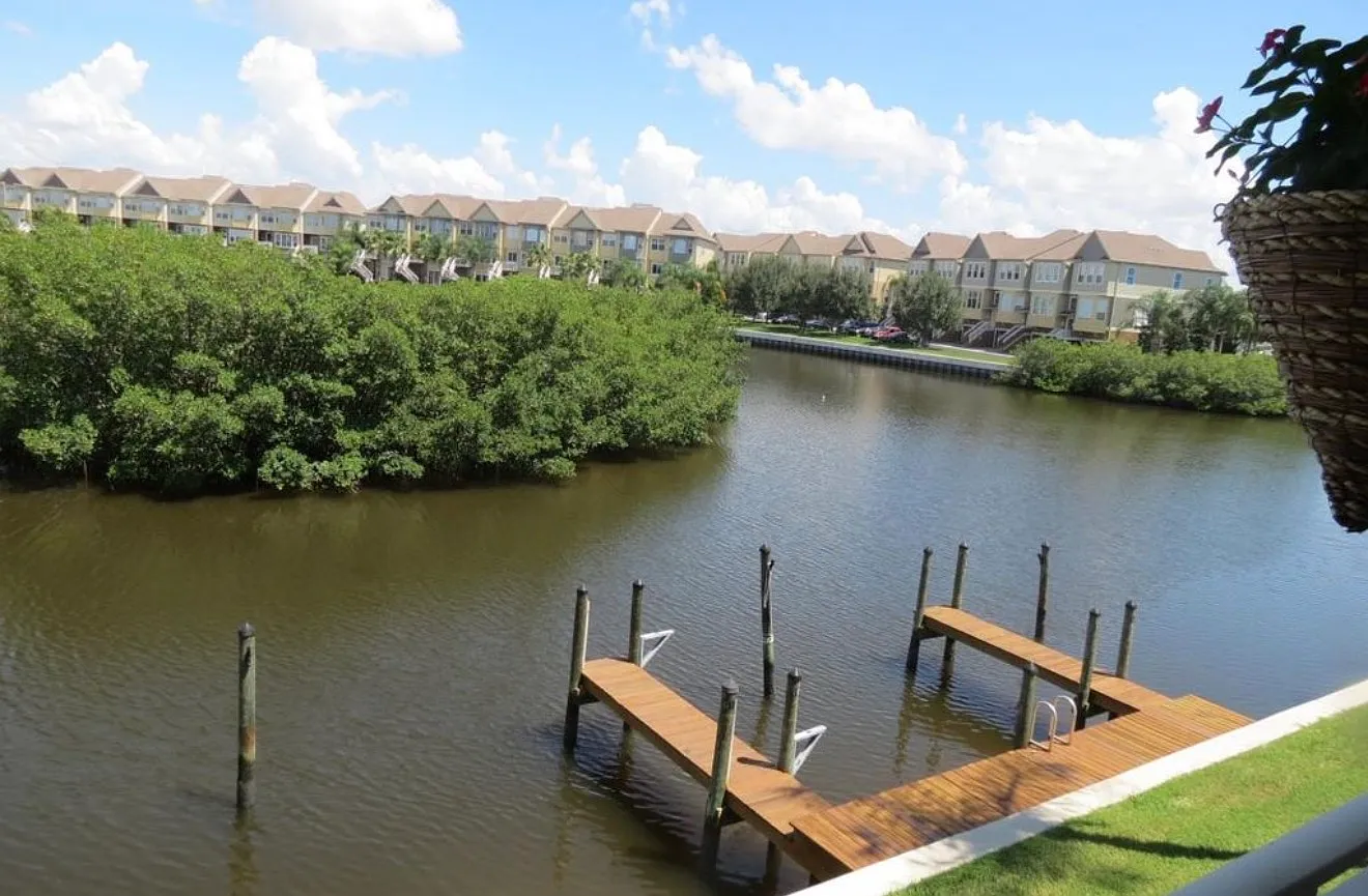 2 bed, 1100 sqft, $2,700 — Photo 2